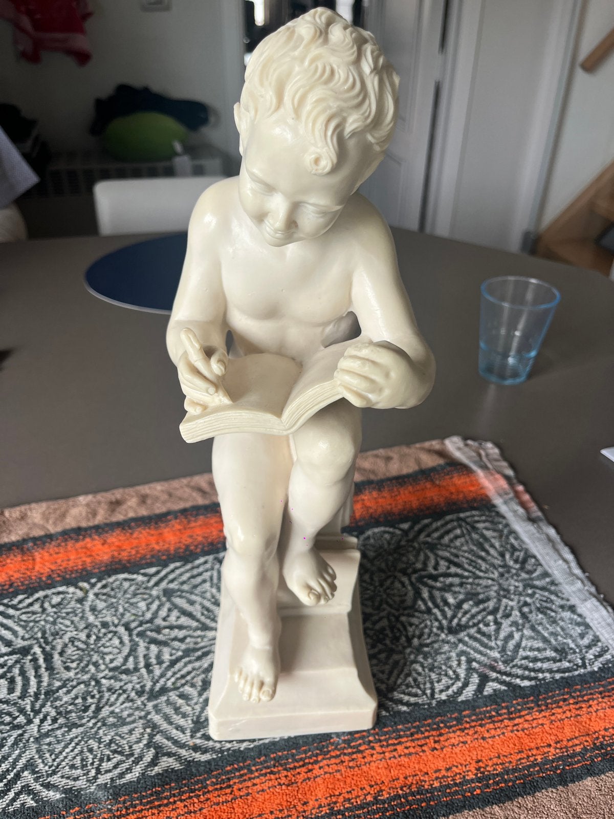 Vintage Italiaans beeldje – lezende jongen, Antiek en Kunst, Ophalen