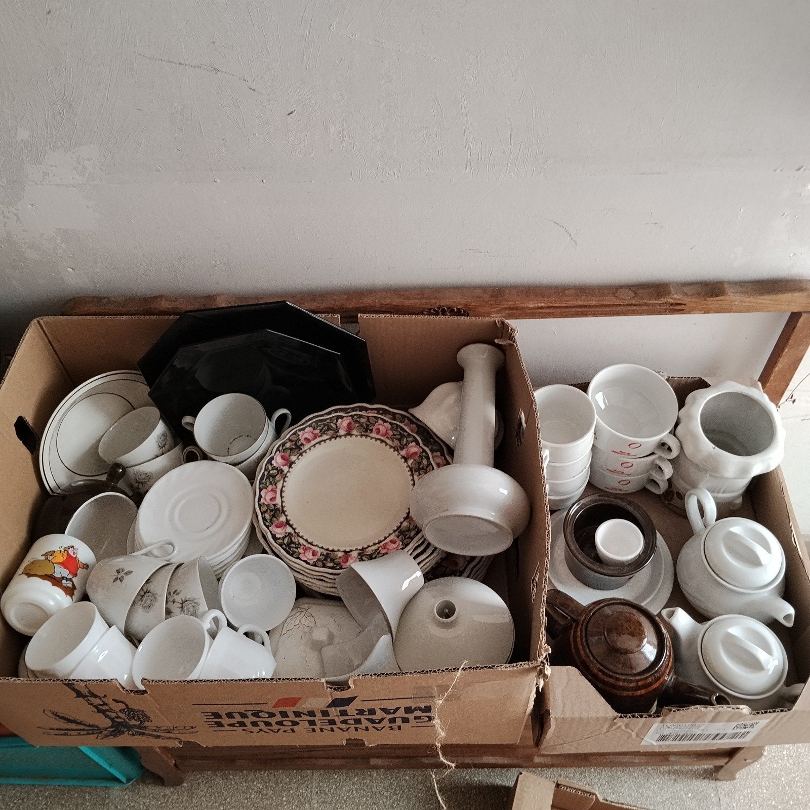 Groot lot borden/ kopjes/ vaas/ theepotten etc..., Enlèvement