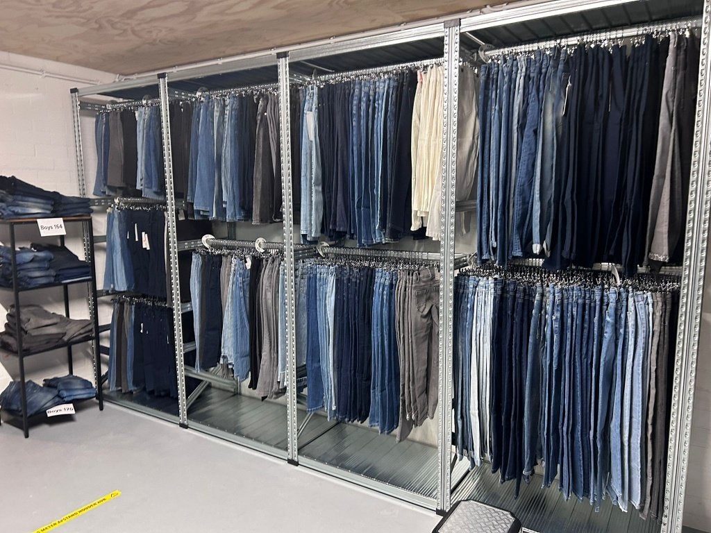Unieke industriele stellingkasten modulair systeem maatwerk, Ophalen