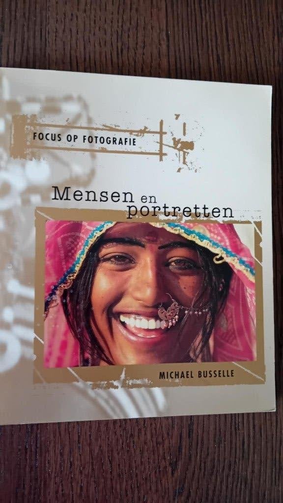 Focus op fotografie: Mensen en portretten: bevat naaktfoto's, Michael Busselle, Fotografie algemeen, Ophalen of Verzenden, Zo goed als nieuw