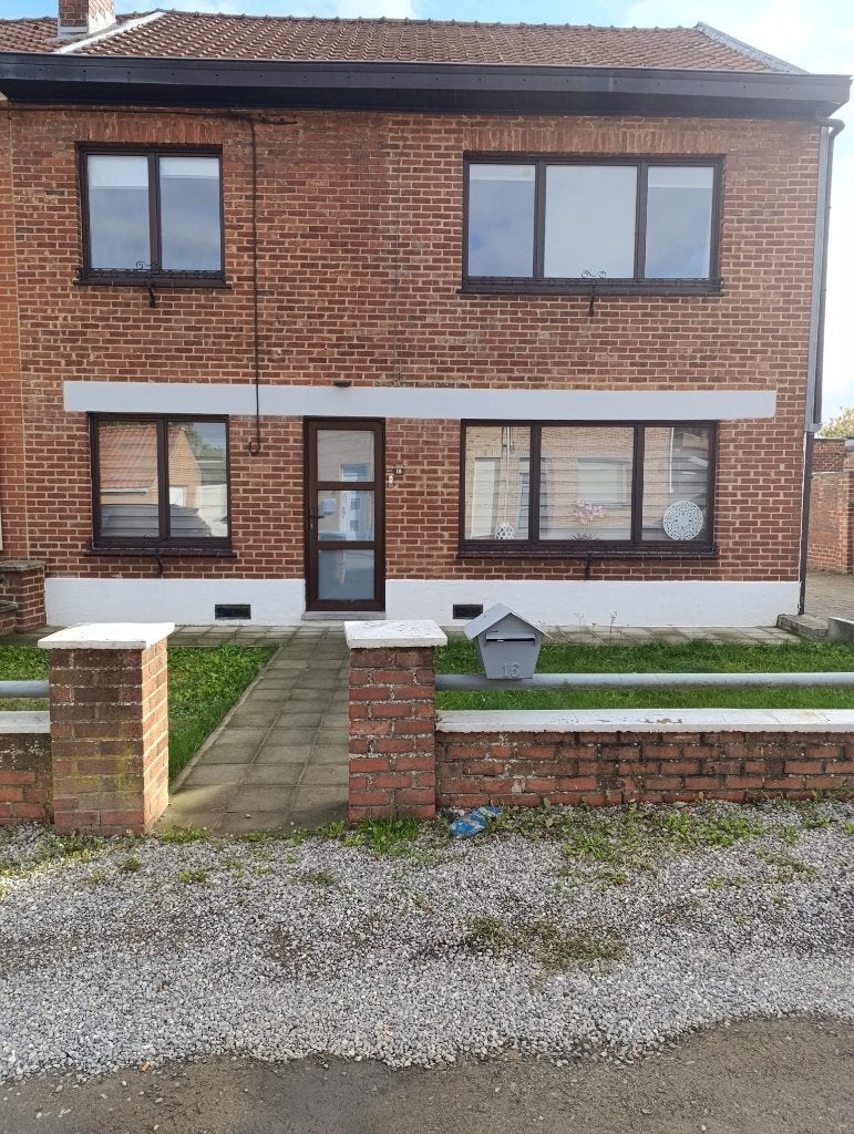 Bel immeuble à louer à Ransart, Immo, 349 kWh/m²/an, 135 m², En direct du propriétaire, Charleroi