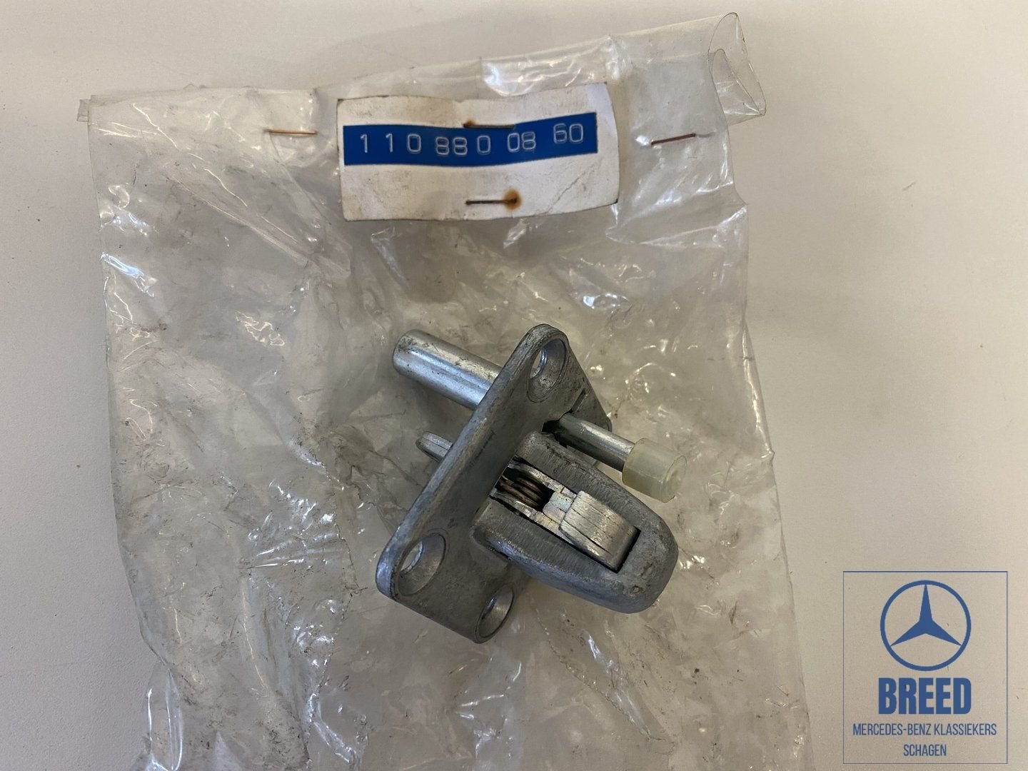 NOS motorkapslot Mercedes W100 R107 W108 W111 W113 W115 W116, Auto-onderdelen, -, Nieuw, Ophalen of Verzenden, -