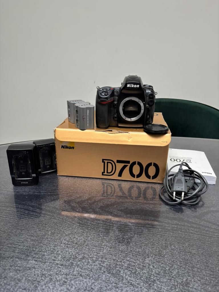 Nikon D700, TV, Hi-fi & Vidéo, Appareils photo numériques, Enlèvement ou Envoi, Comme neuf, Nikon