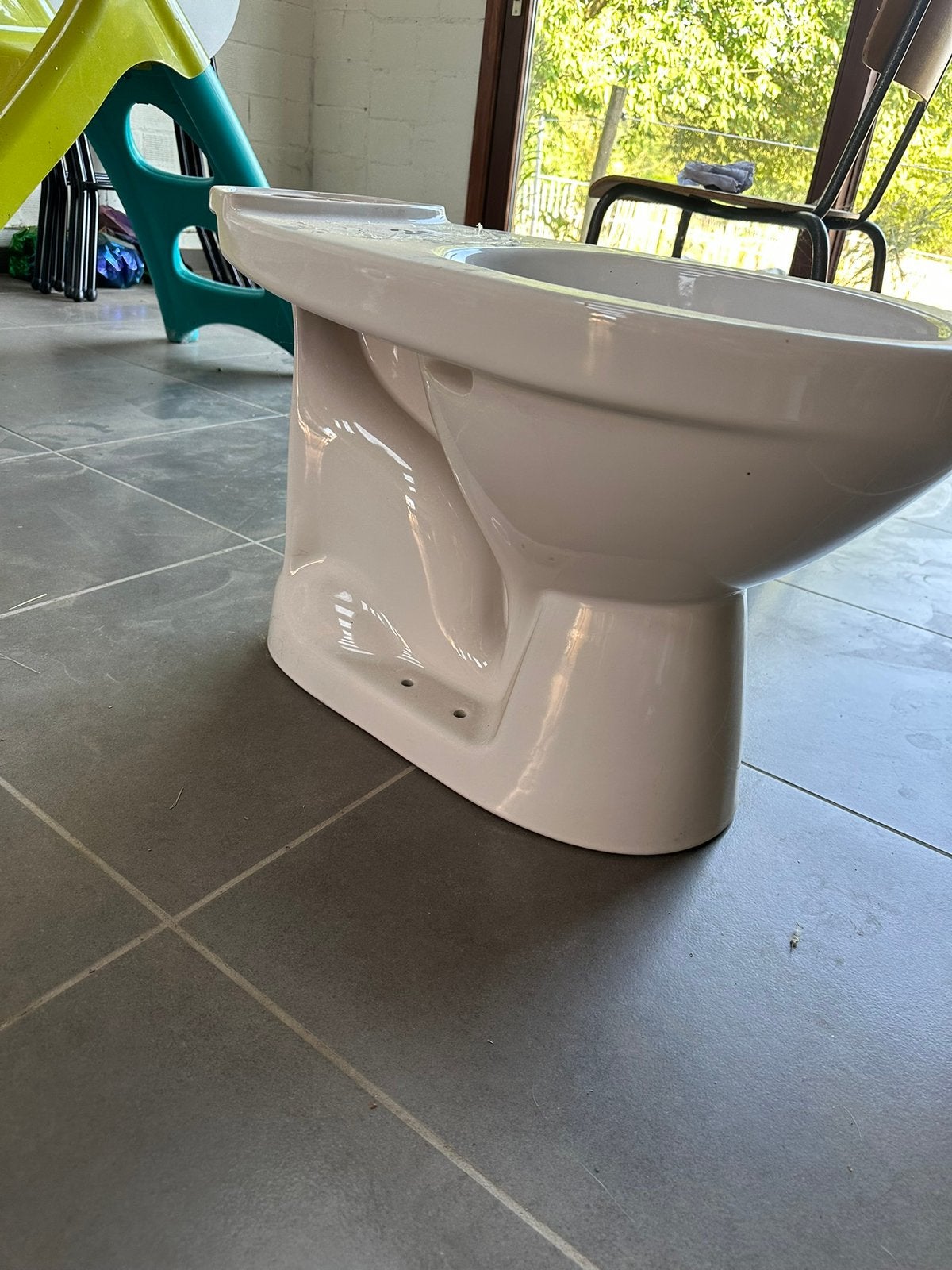 TE KOOP onderstuk toilet, Ophalen, Zo goed als nieuw
