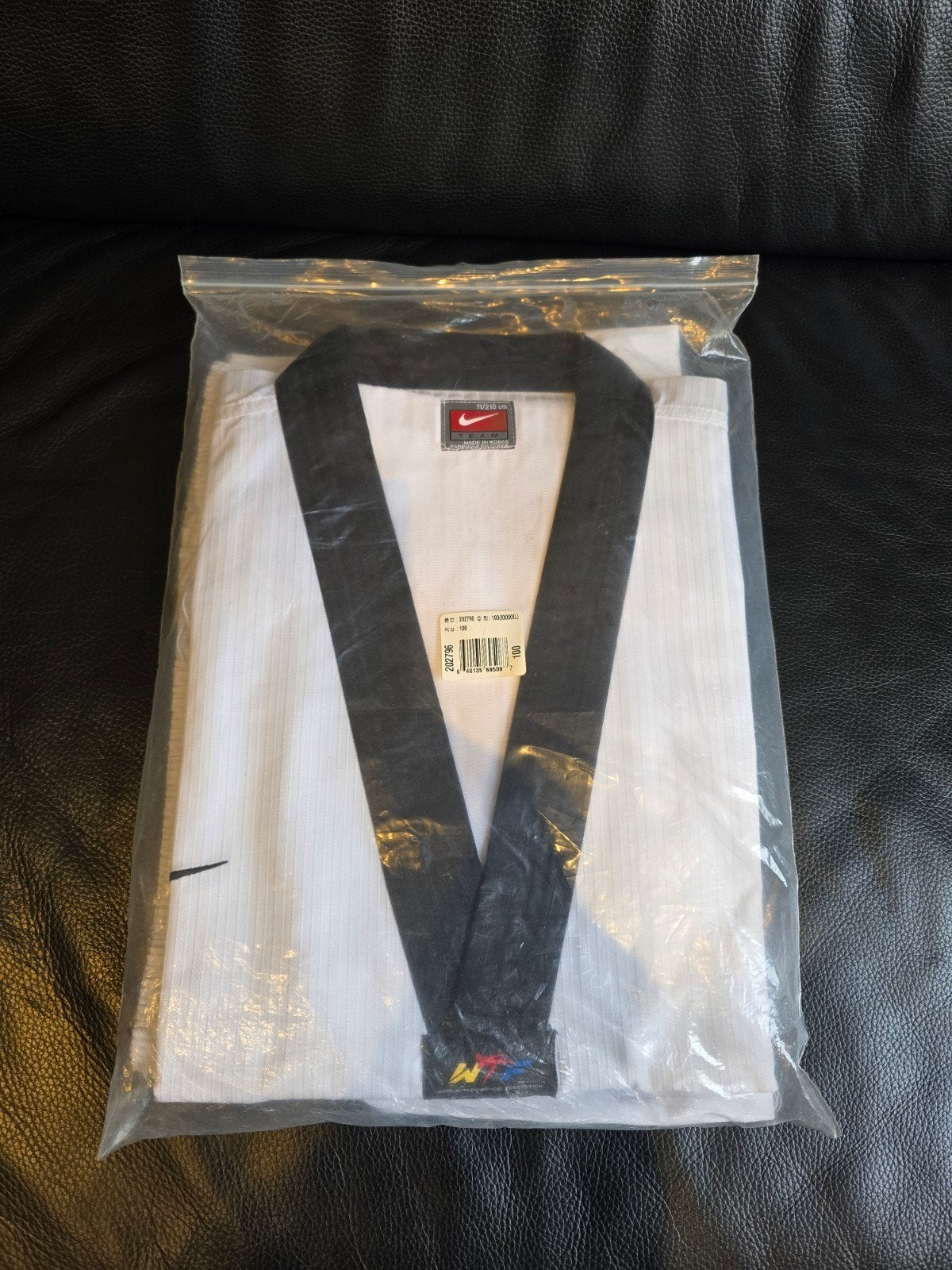 Dobok WTF van Nike nieuw! (1m90-2m10), Sport en Fitness, Ophalen