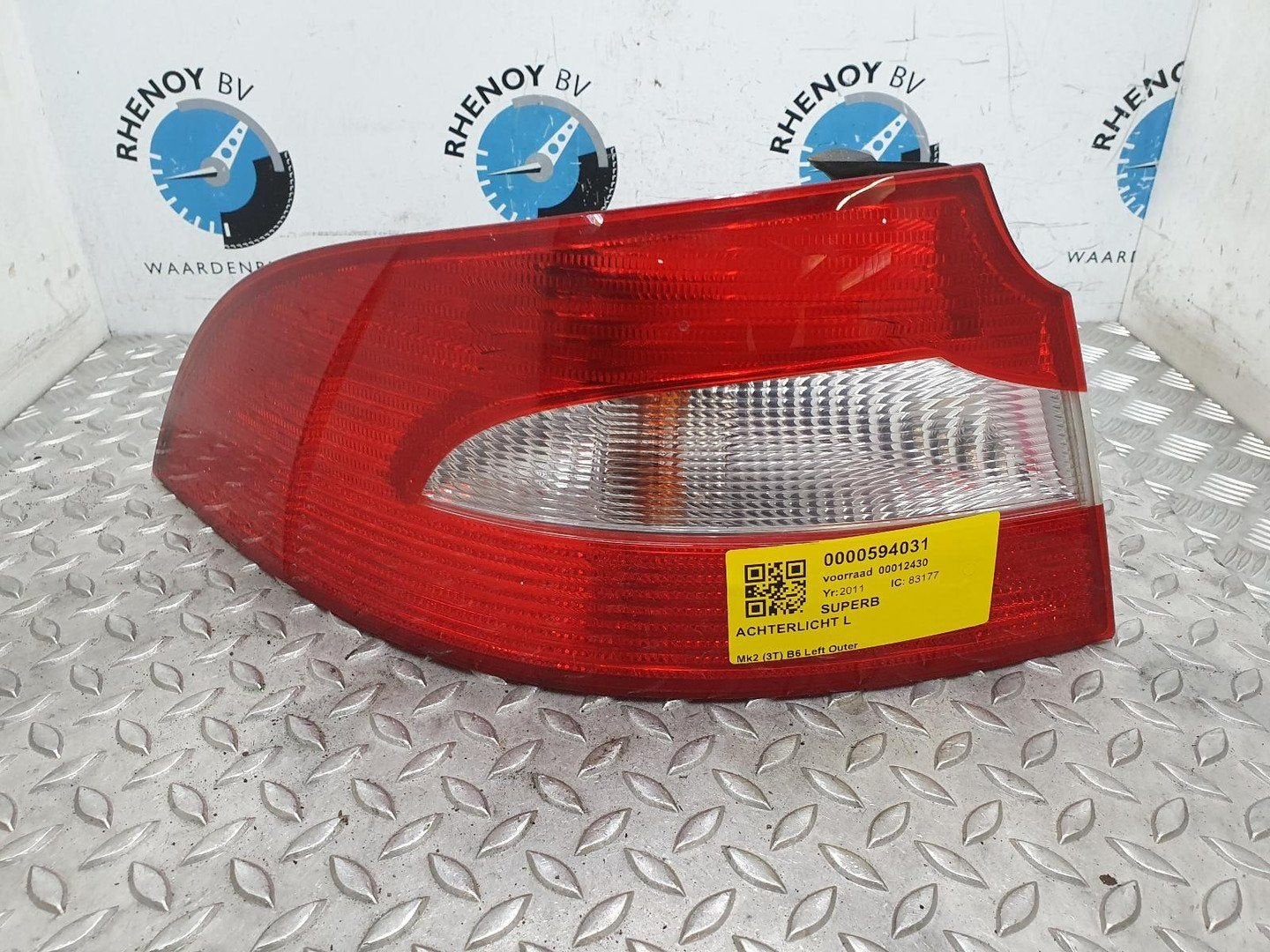 SKODA SUPERB TDI ACHTERLICHT L 2011, Enlèvement ou Envoi, Utilisé, Stiba membre