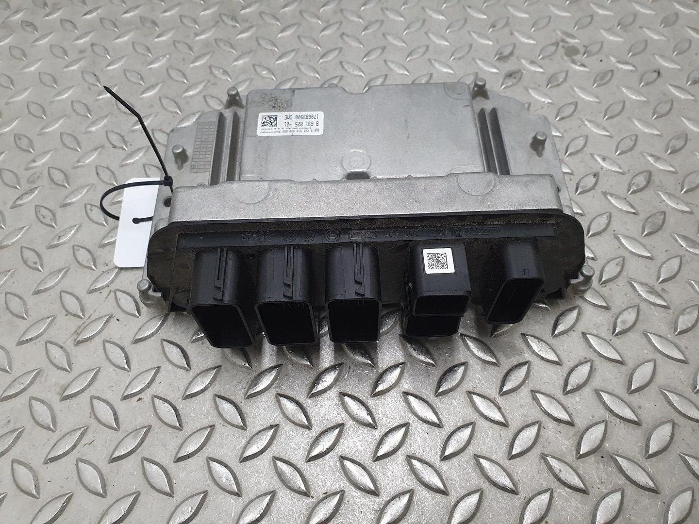 BMW 1 SERIES COMPUTER ECU 2017, Autos : Pièces & Accessoires, Électronique & Câbles, Utilisé, ARN reconnu, Stiba membre, Reconnu durable