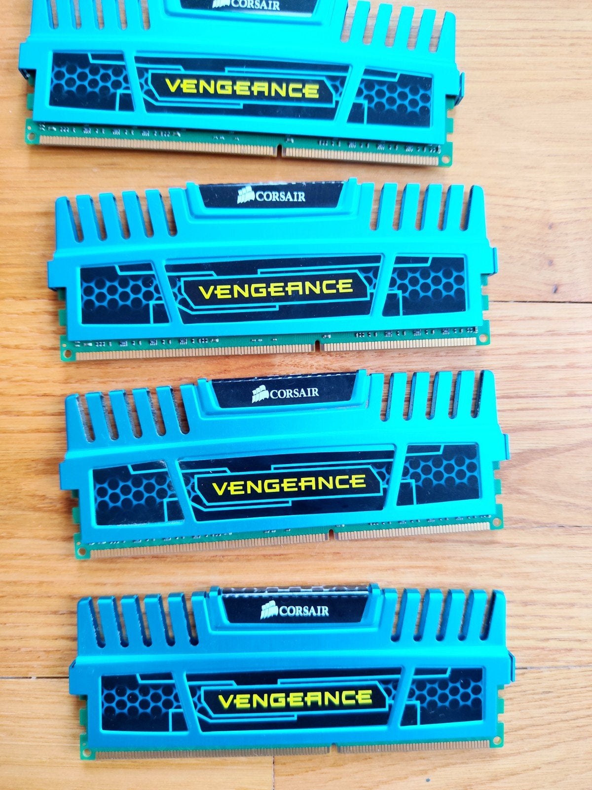 Kit 32 Go RAM DDR3 1600 Vengeance (4x8 Go), Computers en Software, RAM geheugen, Ophalen of Verzenden, DDR3