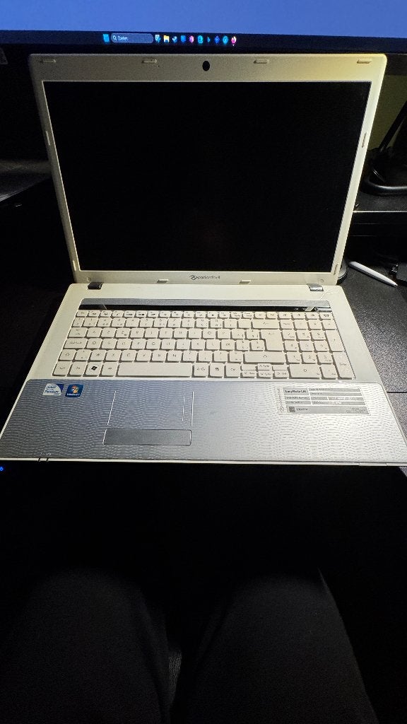 Laptop 17" ideaal voor een lichte Linux distro, Ophalen, Gebruikt, HDD, 2 tot 3 Ghz
