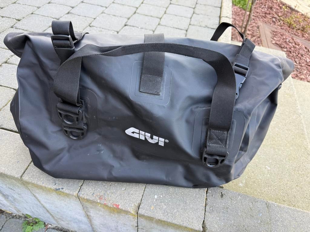 Sac royleau 40 l givi comme neuf, Motos, Enlèvement, Comme neuf
