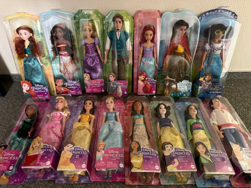 Mattel Nouveau: grand ensemble de 15 poupées Disney, Collections, Enlèvement ou Envoi, Neuf