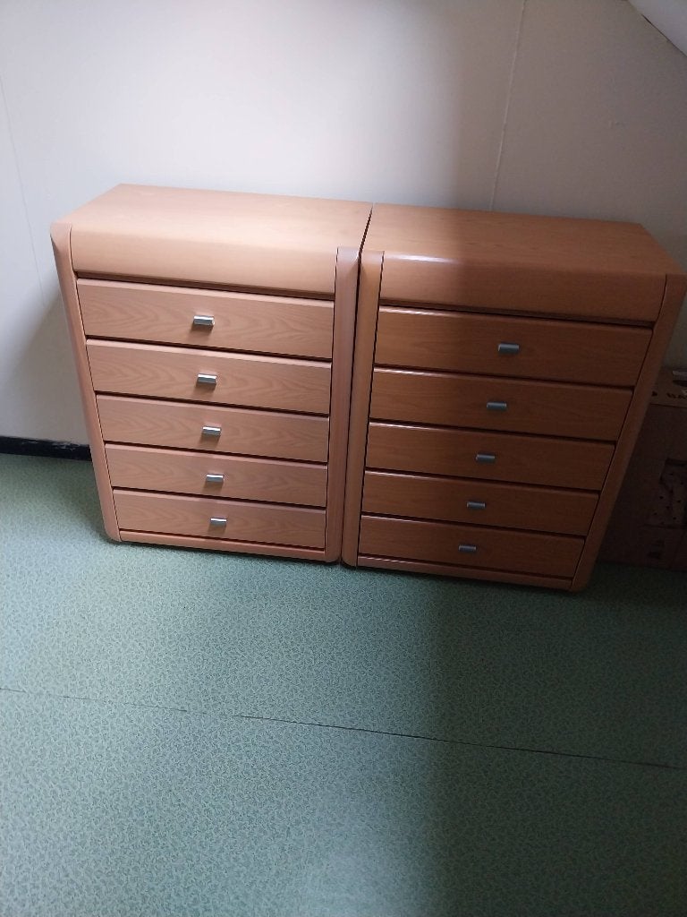 Commode in lichte eik, Ophalen