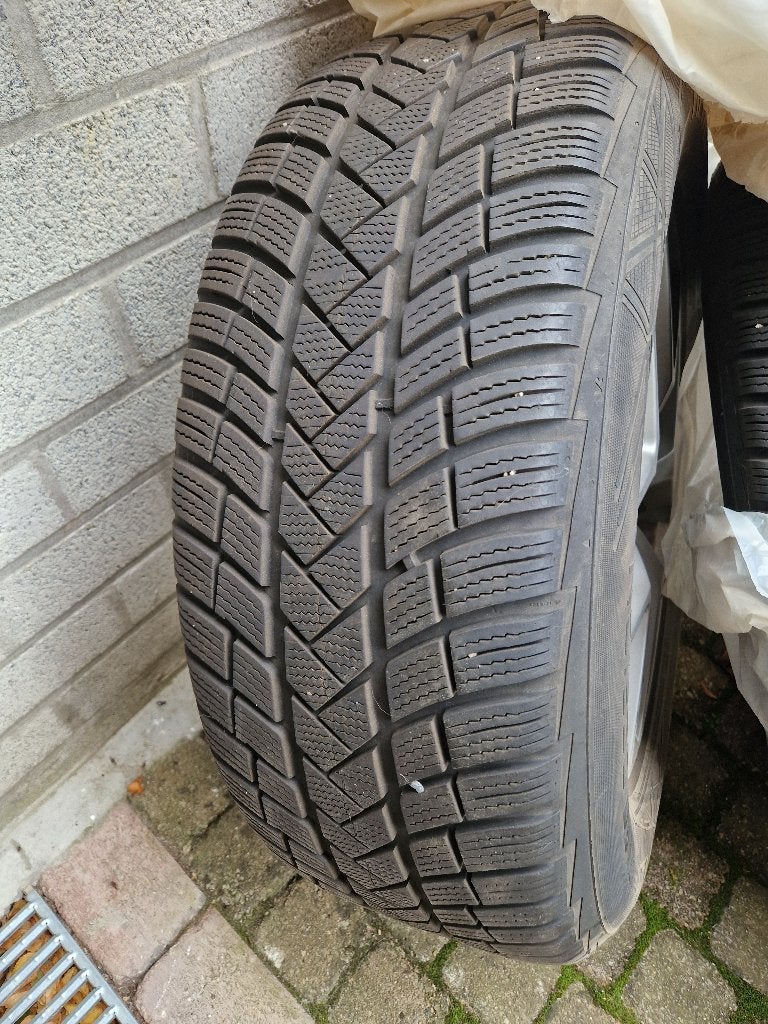 pneus et jantes hiver 255 60 18 -très bon état, Auto-onderdelen, Ophalen, 18 inch, Gebruikt, 255 mm