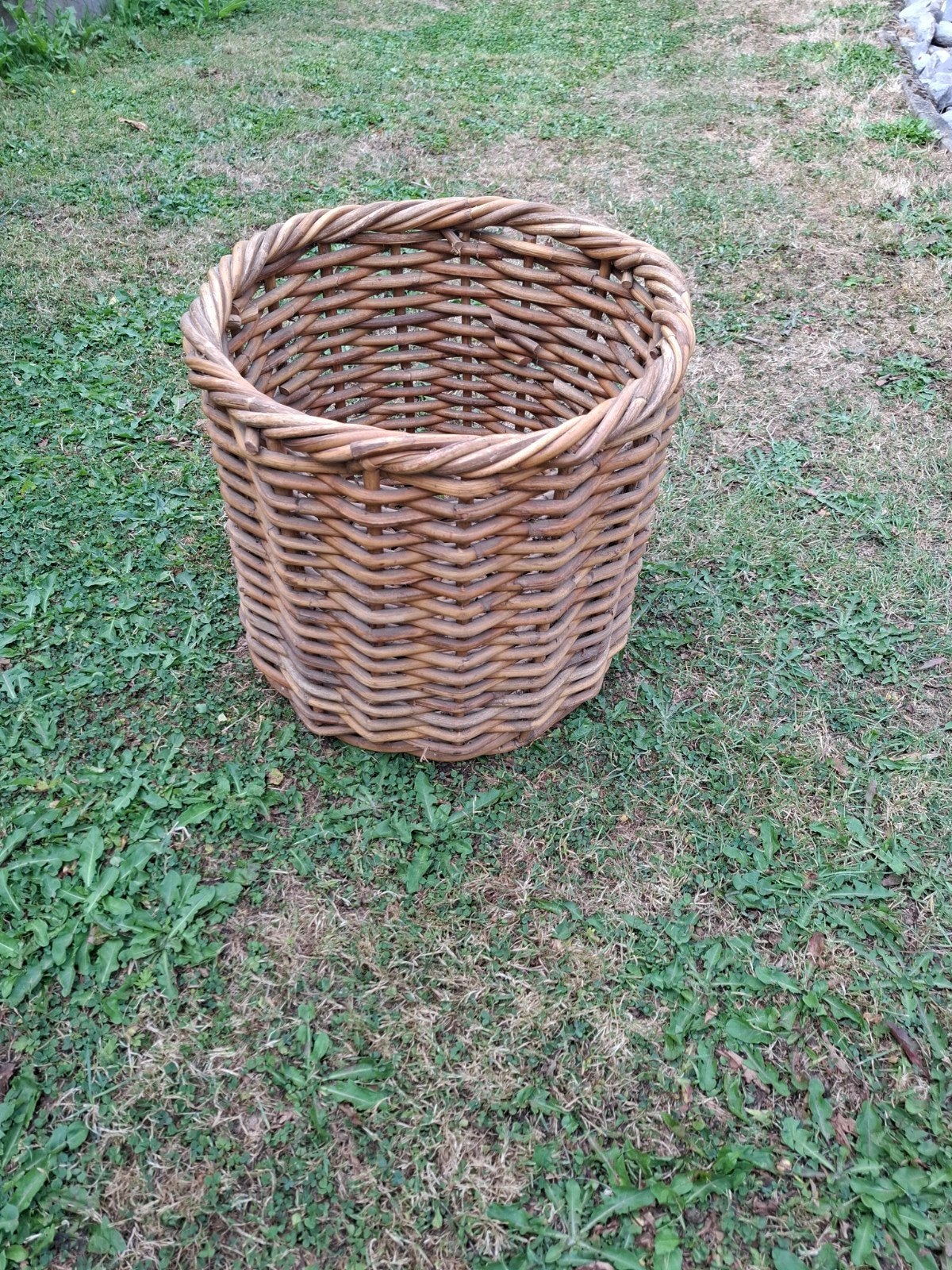 cache pot en osier, Enlèvement