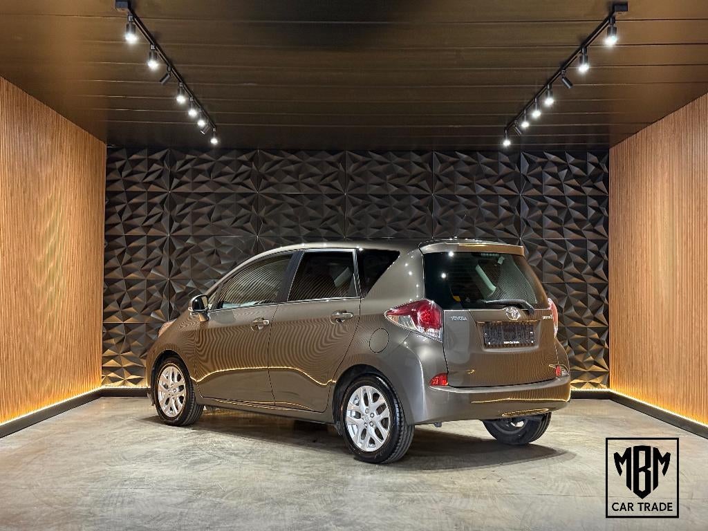 ✅Toyota Verso-S 1.33 VVT-i Skyview GARANTIE Camera Navi 1Eig, Euro 5, Achat, Entreprise, Boîte manuelle
