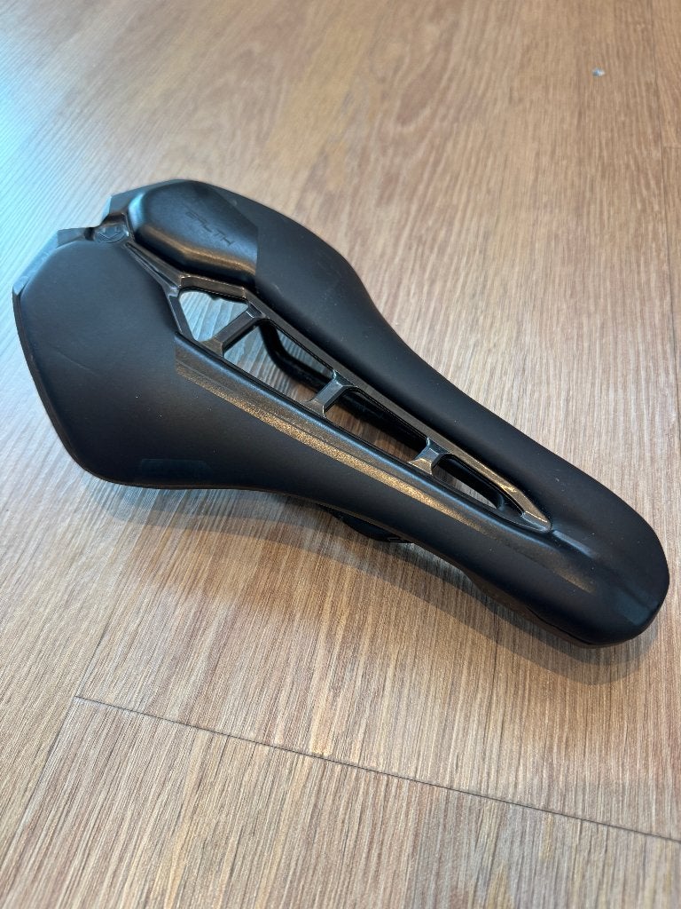 Selle en carbone Pro Stealth, Vélos & Vélomoteurs, Enlèvement ou Envoi, Pro, Carbone, Selle