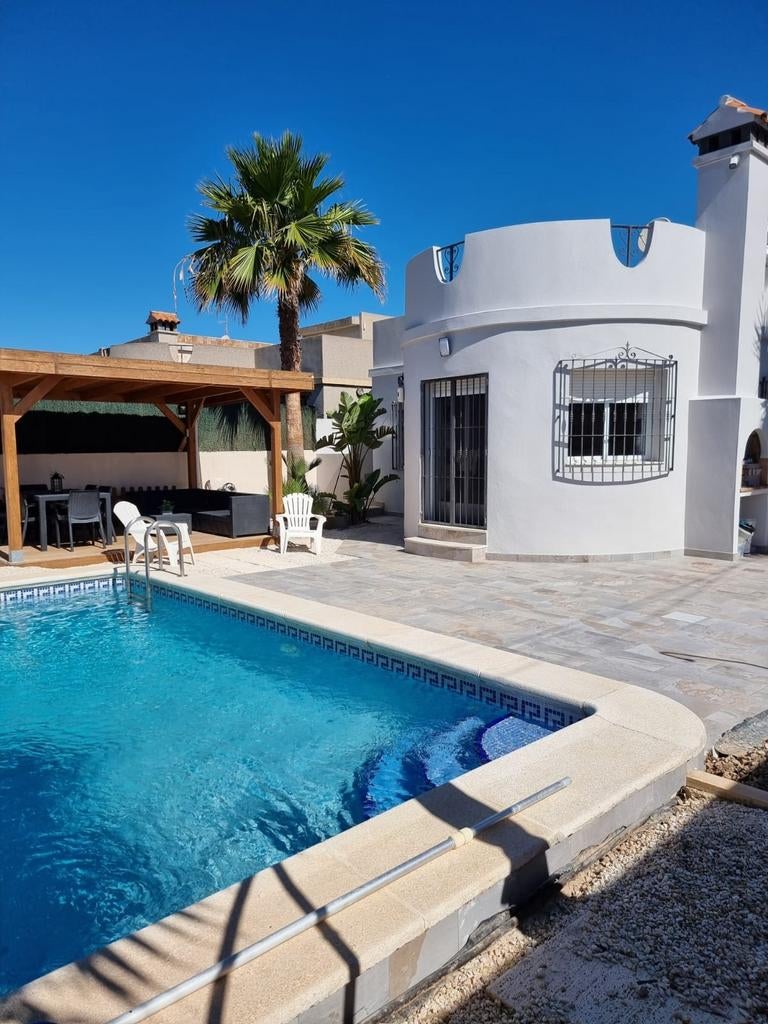 Villa a louer  Torrevieja, Vacances, Jardin