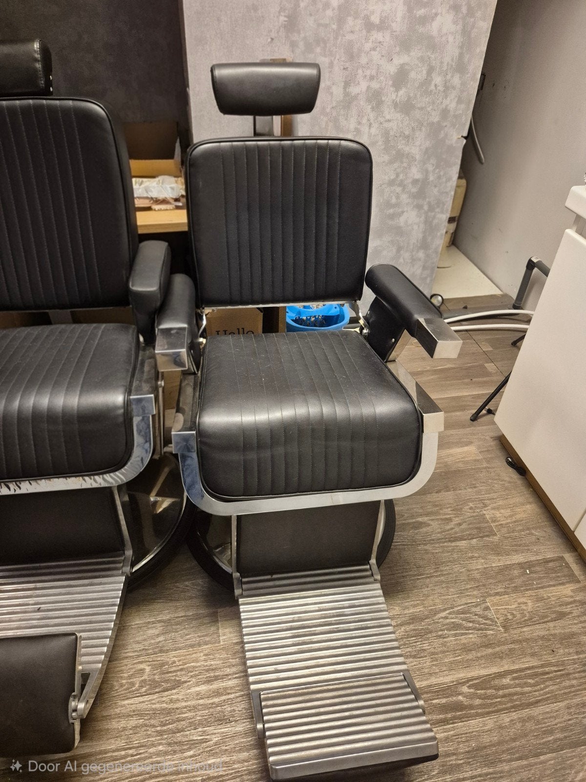 3 chaises de coiffeur + lavabo, Enlèvement, Utilisé