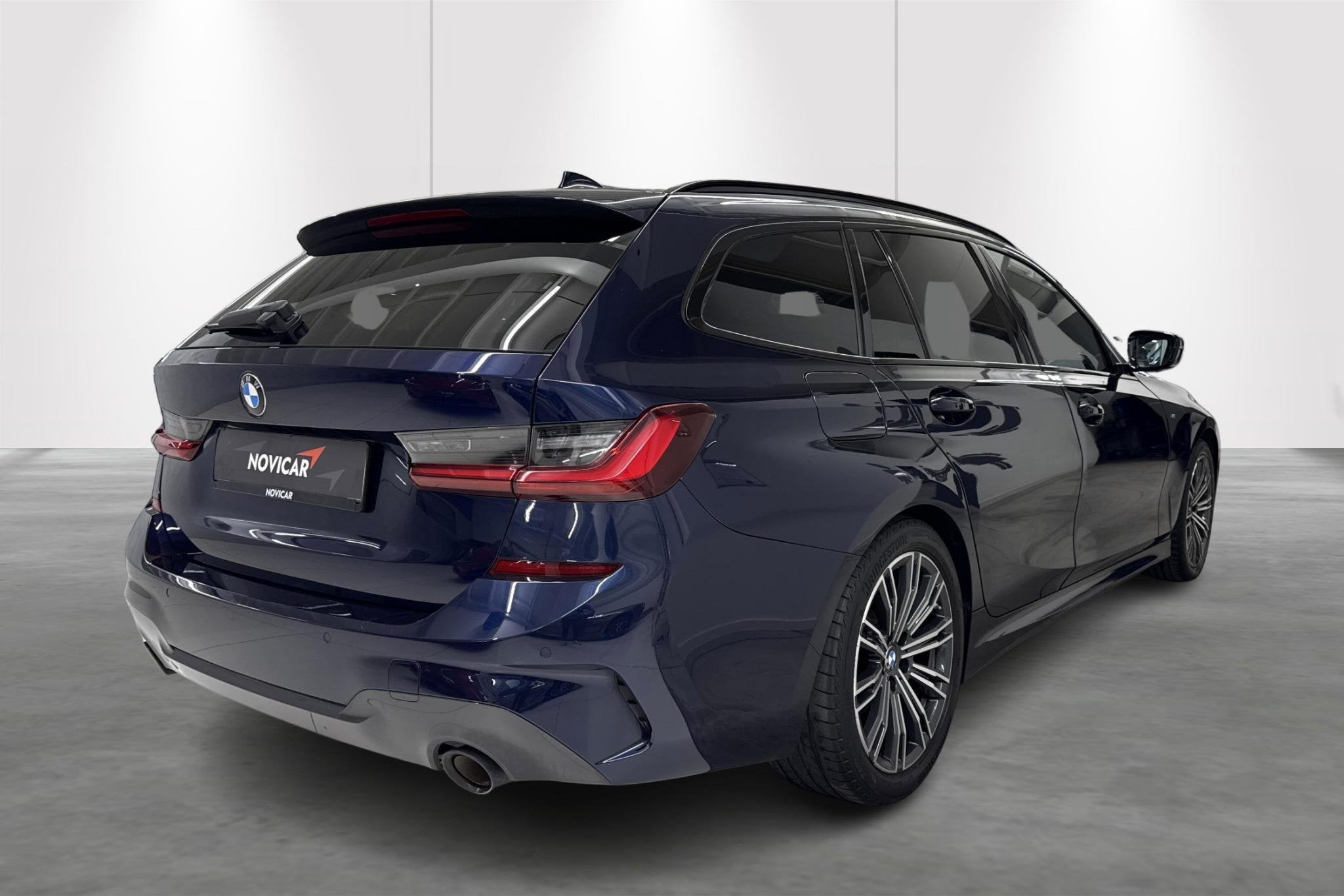 BMW 3 Reeks Touring 318i (115 kW), Auto's, Automaat, Gebruikt, Zwart, 4 cilinders