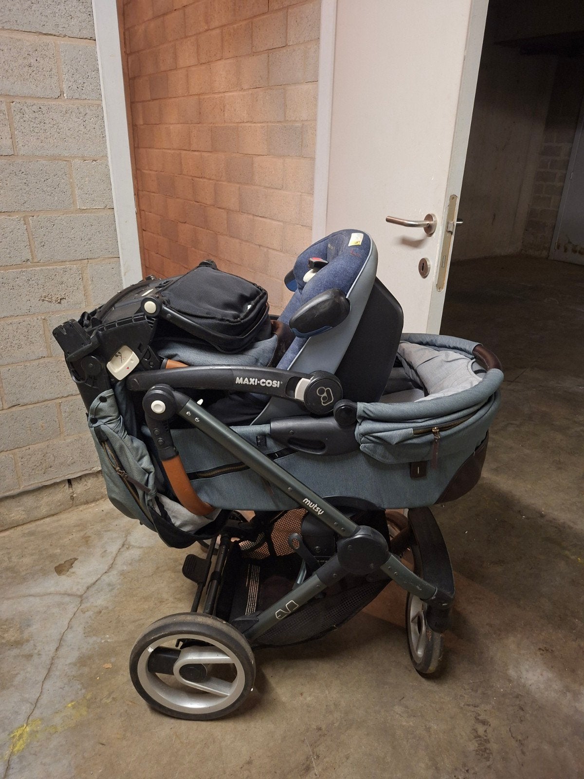 Maxi Cosy 3 in 1 reiswieg, buggy en maxi cosy., Ophalen