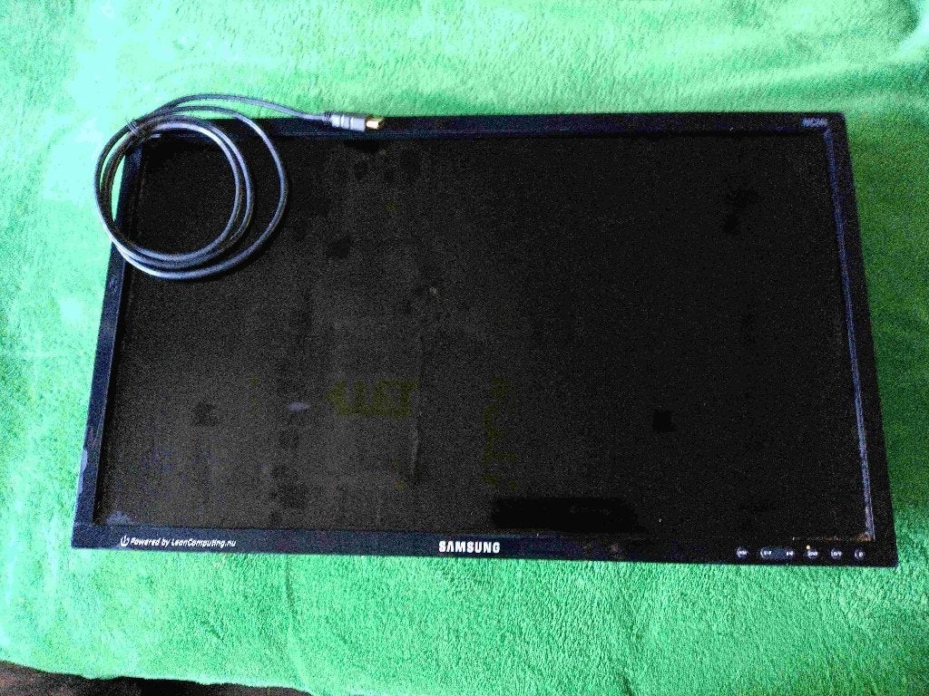 Samsung NC241 24" + kabels & bureaubeugel, Gebruikt, HDMI, In hoogte verstelbaar, Full HD