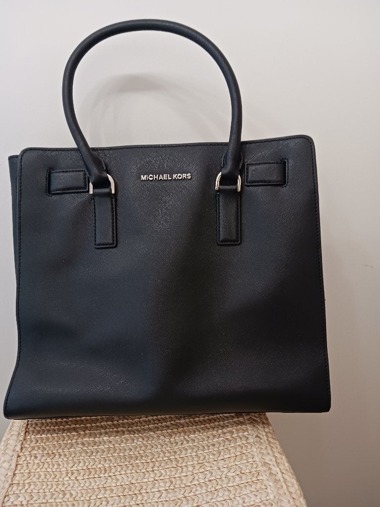 Handtas Michael Kors imitatie, kleur zwart, heel goede staat, Handtassen en Accessoires, Tassen | Damestassen, Ophalen of Verzenden