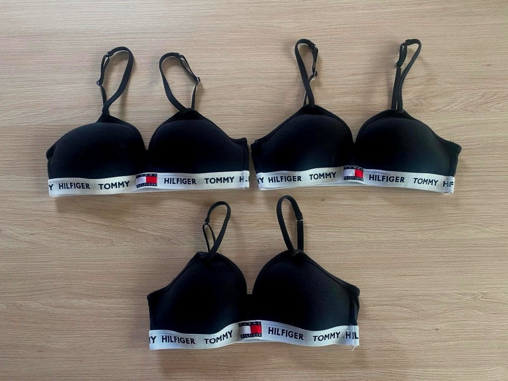 3 bh's - Tommy Hilfiger - maat 164, Nacht- of Onderkleding, Meisje, Ophalen of Verzenden, Tommy Hilfiger
