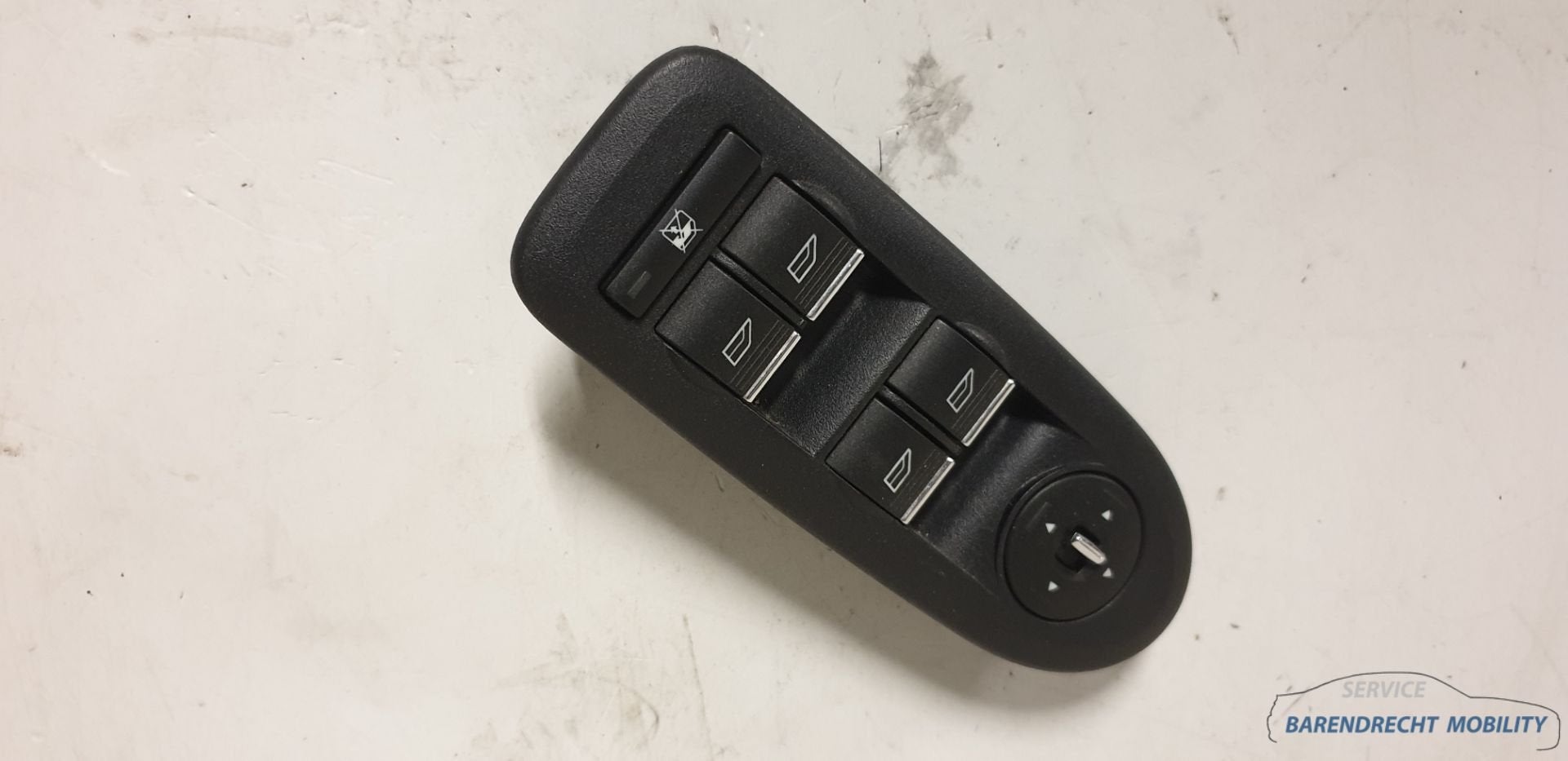 Interrupteur de vitre Ford Kuga 8M5T-14A132-AC vitres lectri, Info@ford.com, Ford Motor Company, American Road 1
48126  Dearborn