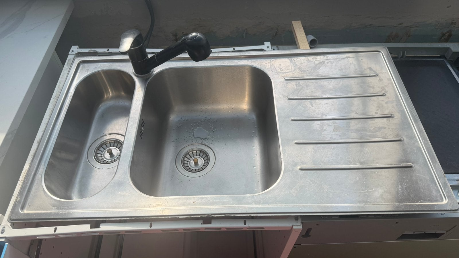 Evier cuisine inox 1,5 bac avec mitigeur noir, Huis en Inrichting, Ophalen, Gebruikt, Zwart