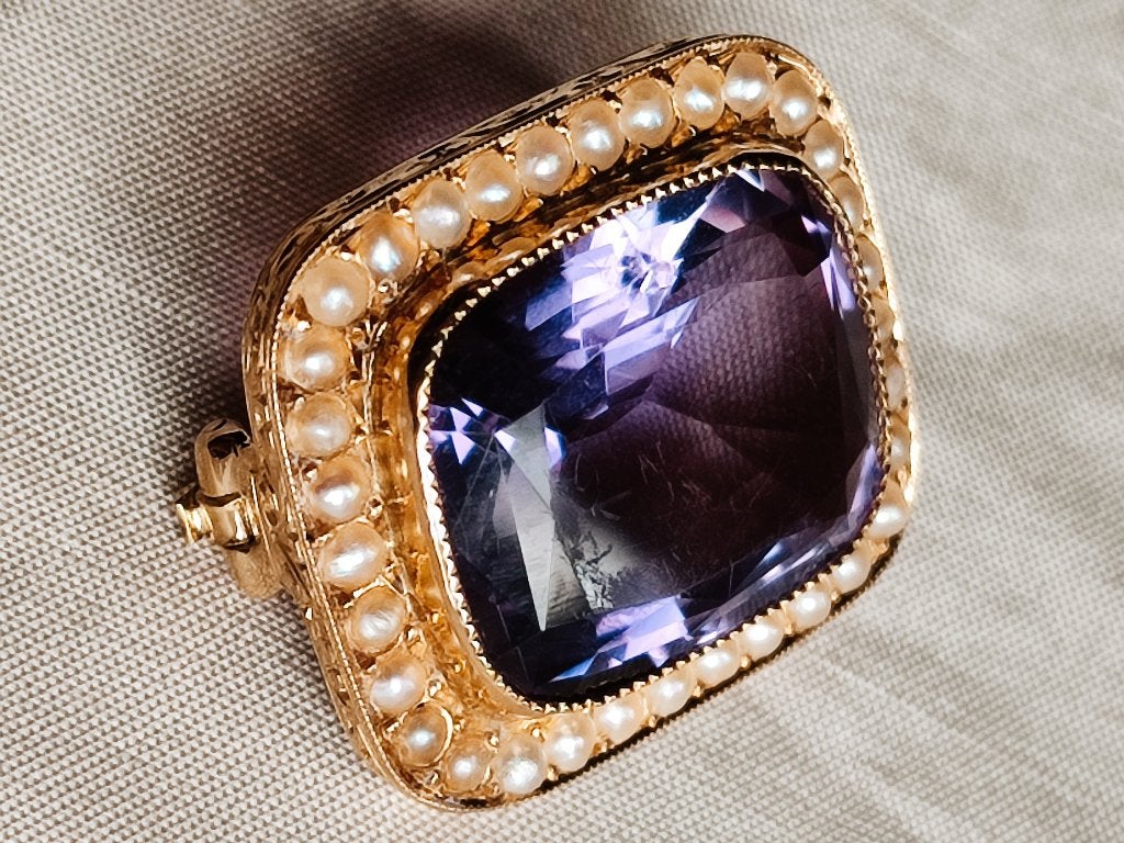 Antieke broche met amethist, zaadparels, Napoleon III tijd, Ophalen of Verzenden, Goud, Broche, Met edelsteen