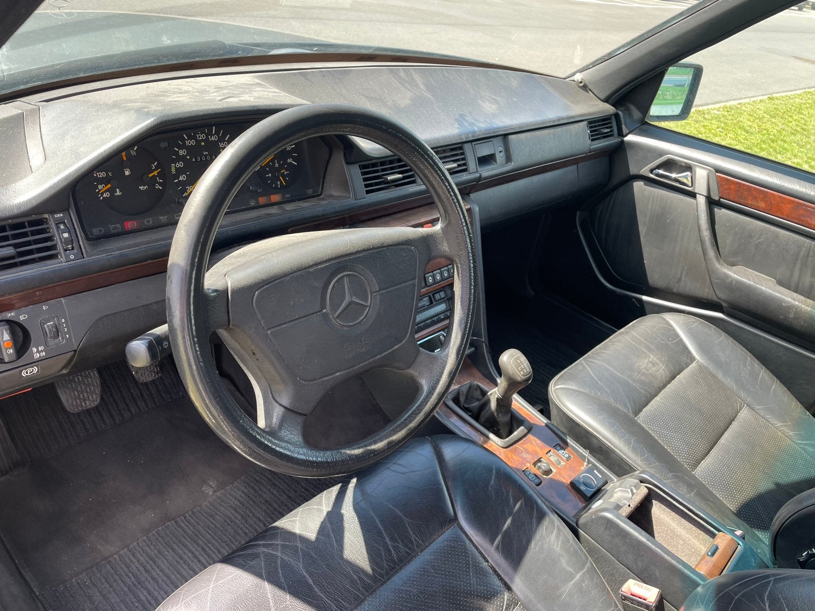 Oldtimer Mercedes 2.5 turbo diesel W124 in zeer goede staat, foto 10