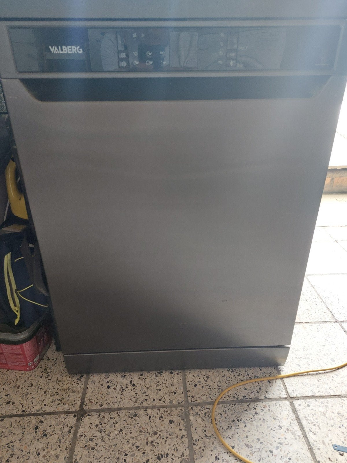 Lave vaisselle valberg 14S45D 1ans d'utilisation