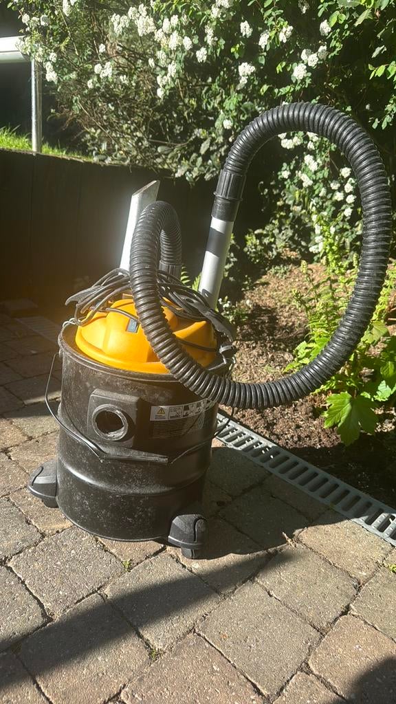 Aspirateur a cendres pour cheminée/ barbecue, Aspirateur, Réservoir, Enlèvement, Utilisé