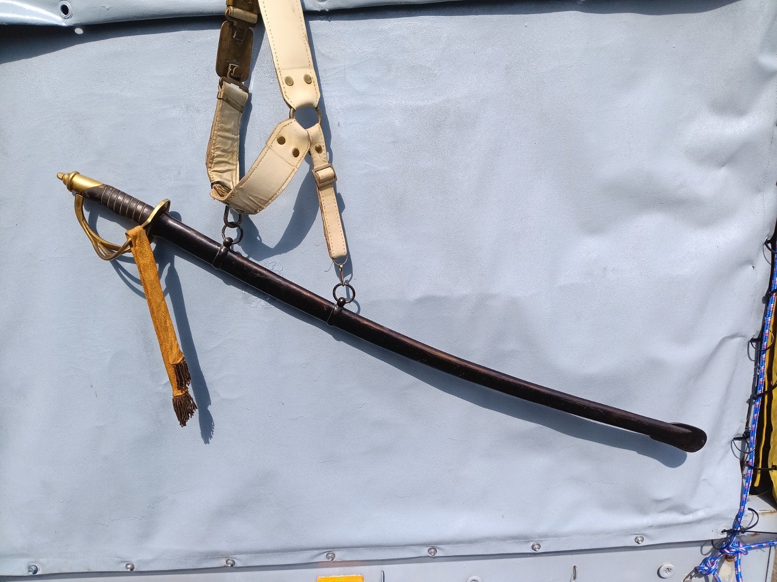 Sabre de cavalier, Collections, Enlèvement, Autres
