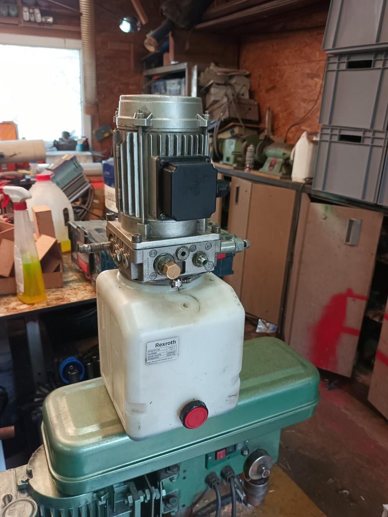 La pompe hydraulique 3f provient d'un pont à 4 pôles, Enlèvement ou Envoi