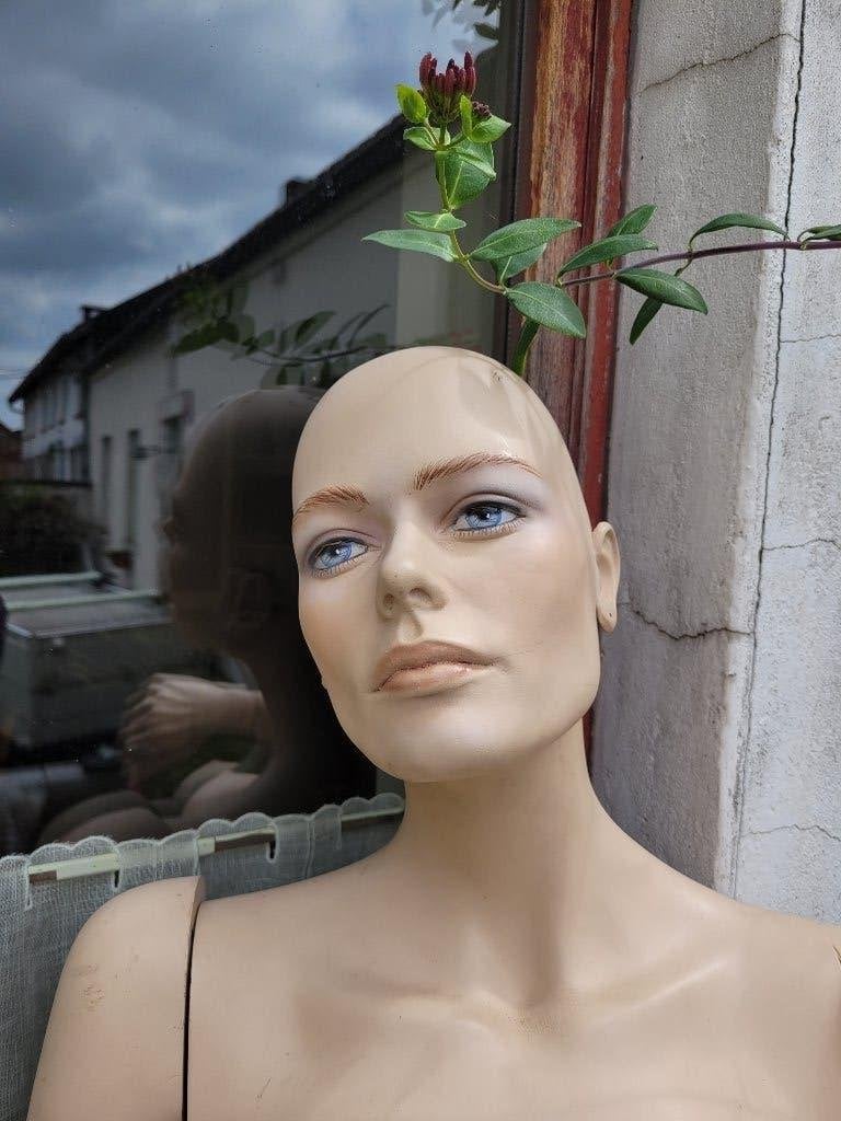 VROUWELIJKE MANNEQUIN, Ophalen, Gebruikt