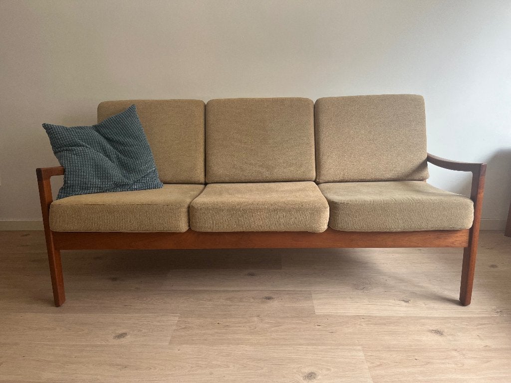 Vintage Deense teakhouten driezit zetel, Ophalen, Hout, Gebruikt, Minder dan 75 cm