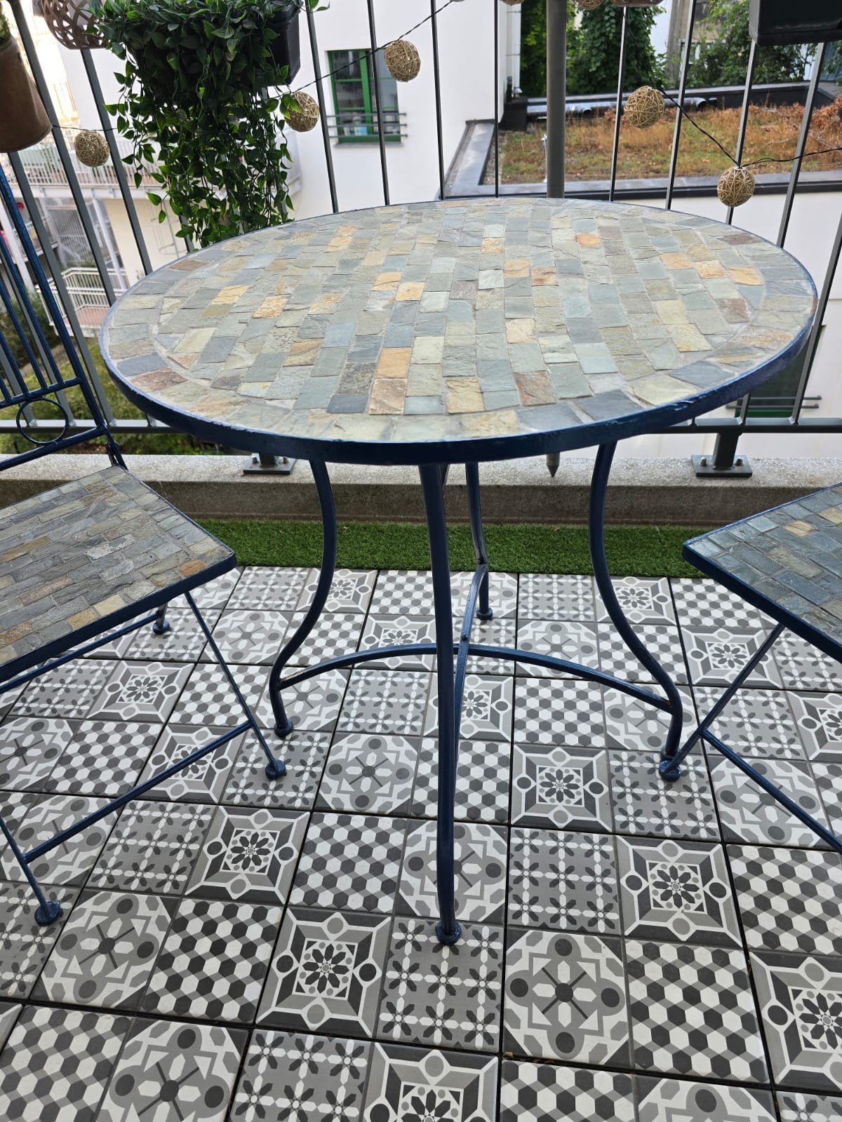Ensemble bistro table et chaises fer forgé et mosaïque, Jardin & Terrasse, Enlèvement, Comme neuf, Rond, Métal