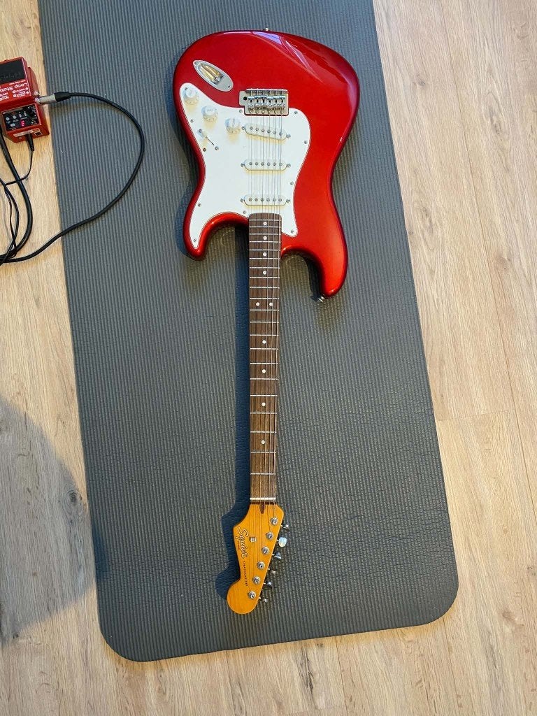 gitaar stratocaster squier classic vibe 60s, Enlèvement, Comme neuf, Solid body, Fender