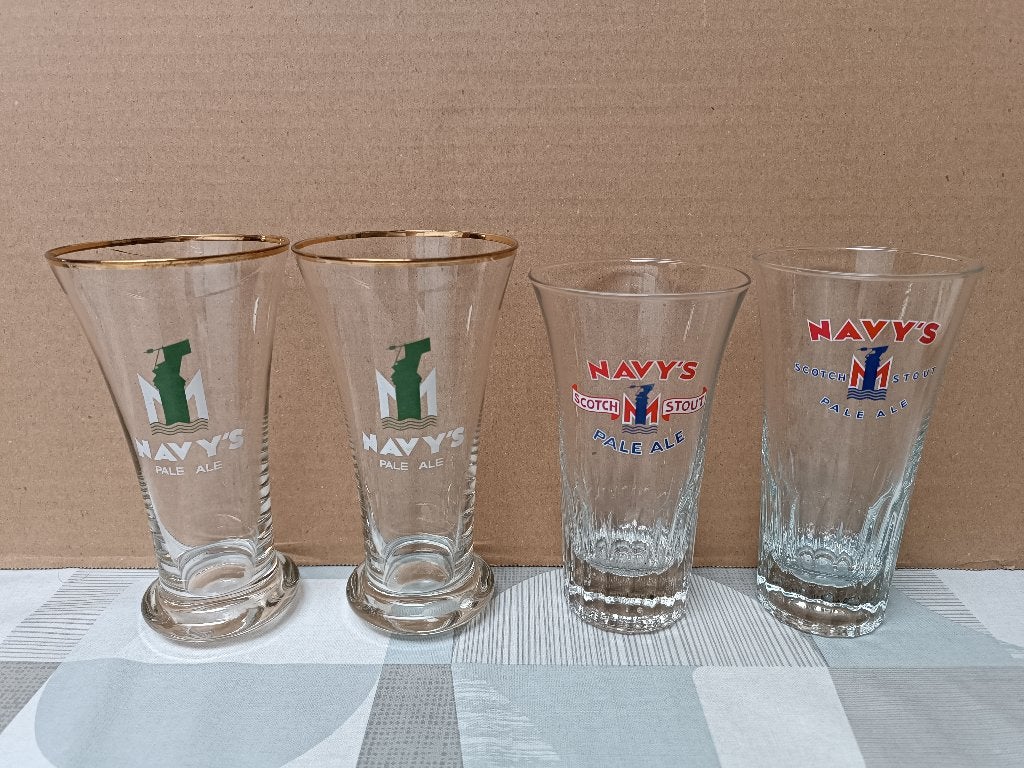 Navy's Pale Ale Scouth Stout - Glas Glazen - Marine Brussel, Verzamelen, Biermerken, Ophalen of Verzenden, Zo goed als nieuw, Glas of Glazen