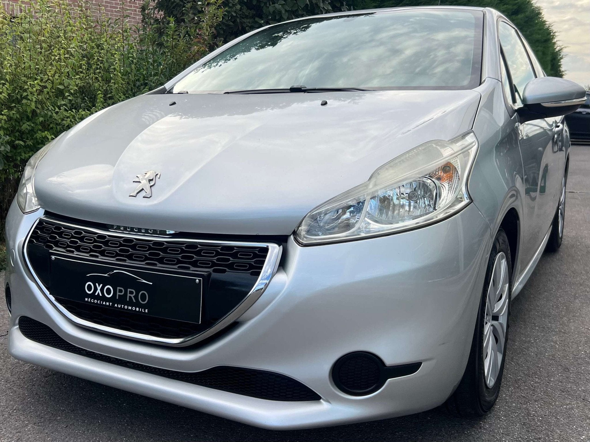 Peugeot 208 1.2i Essence 82CV / Gps / Airco / Cruise / Radar, Argent ou Gris, Achat, Entreprise, 82 ch