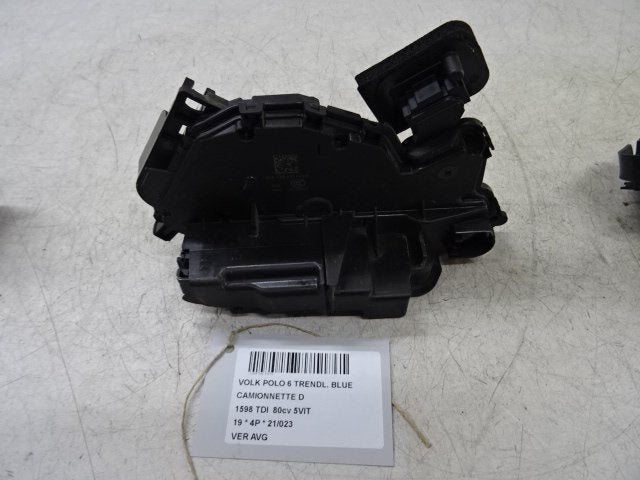 SERRURE DE PORTE AVANT GAUCHE Polo VI (AW1) (B6A5TB837015A), Utilisé, Avant, Volkswagen