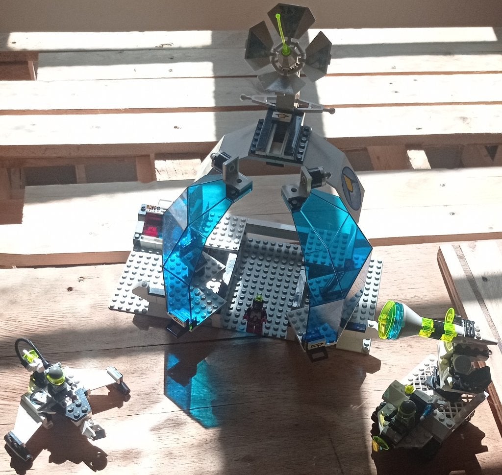 Lego Exploriens Android Base 6958 Complet, Enfants & Bébés, Complet, Lego, Ensemble complet, Utilisé