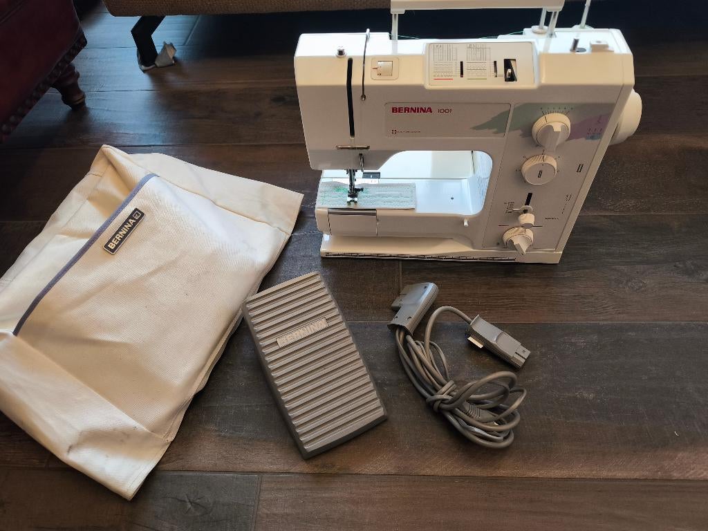 Bernina 1001 naaimachine, Hobby en Vrije tijd, Naaimachines en Toebehoren, Ophalen, Zo goed als nieuw, Naaimachine, Bernina