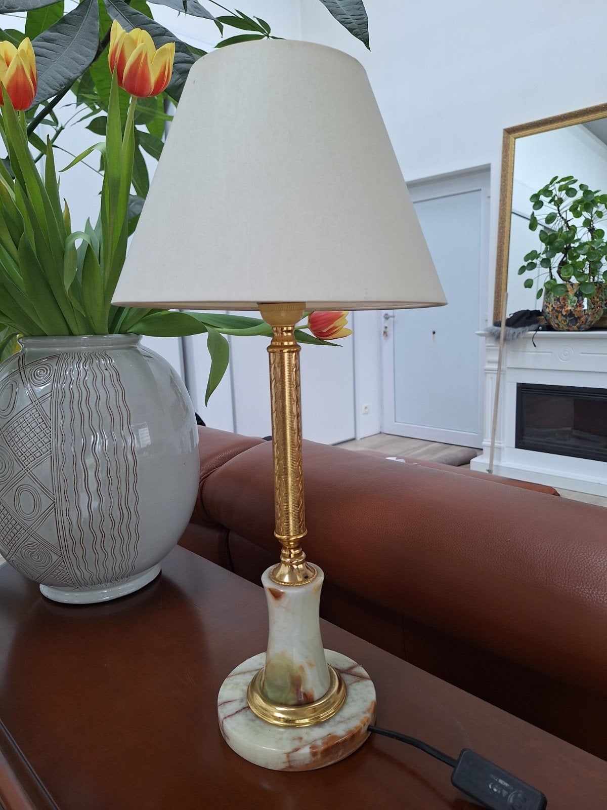 Belle lampe de table avec base en laiton et onyx, Enlèvement