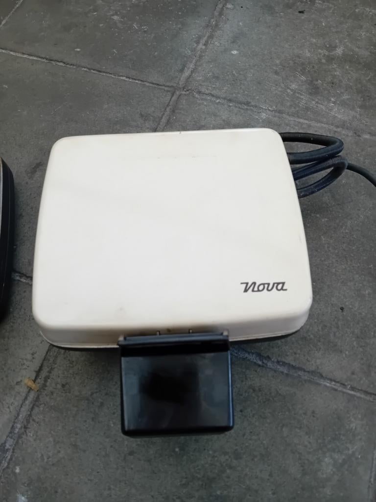 Wafelijzer van het merk Nova van 1050 watt met Li-wafelpan, Elektronische apparatuur