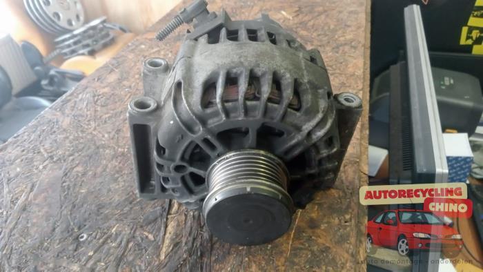 Dynamo van een Opel Corsa, Gebruikt, -, -, Opel