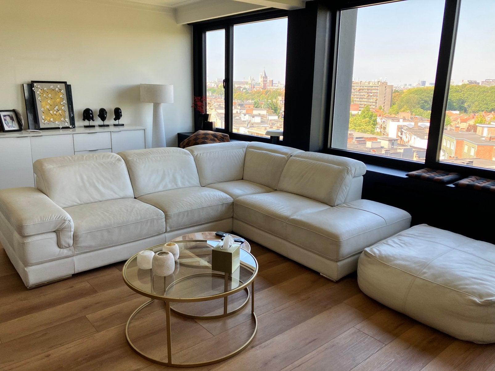 Canapé d'angle en cuir blanc avec pouf assorti, Maison & Meubles, Enlèvement, Utilisé, Cuir