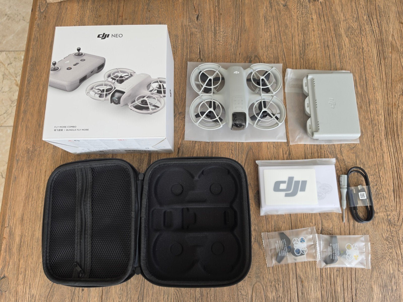 Drone ZGAN DJI Neo avec 3 batteries, sac de rangement + gara, Drone avec caméra, Retour au point de départ, Enlèvement ou Envoi