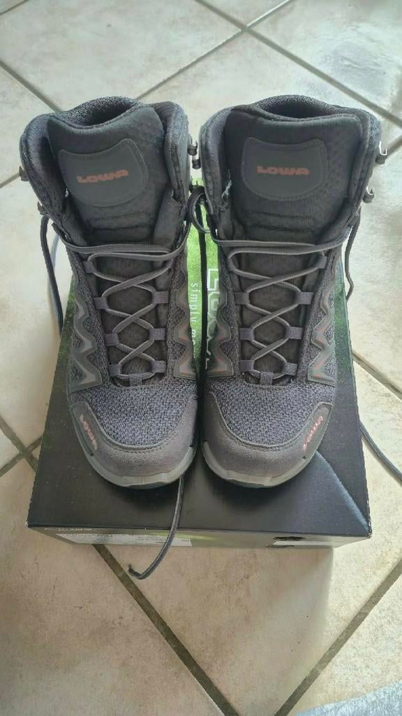 Lowa maat 39 wandelschoenen, Vêtements | Femmes, Chaussures, Enlèvement, Chaussures de marche